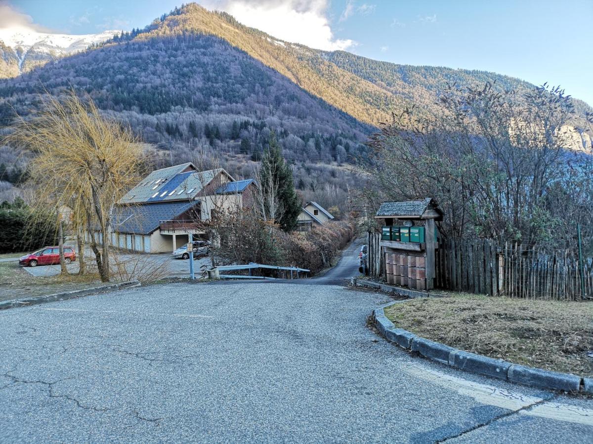 Chalet De L'Oisans Allemont Exterior photo
